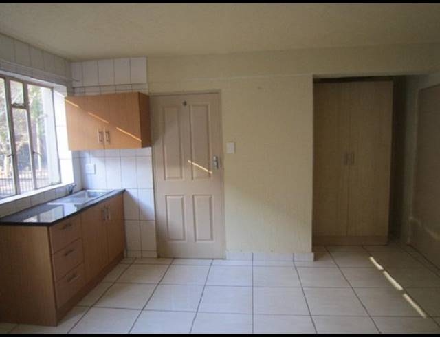 1 BEDROOM PROPERTY TO RENT IN ARCADIA